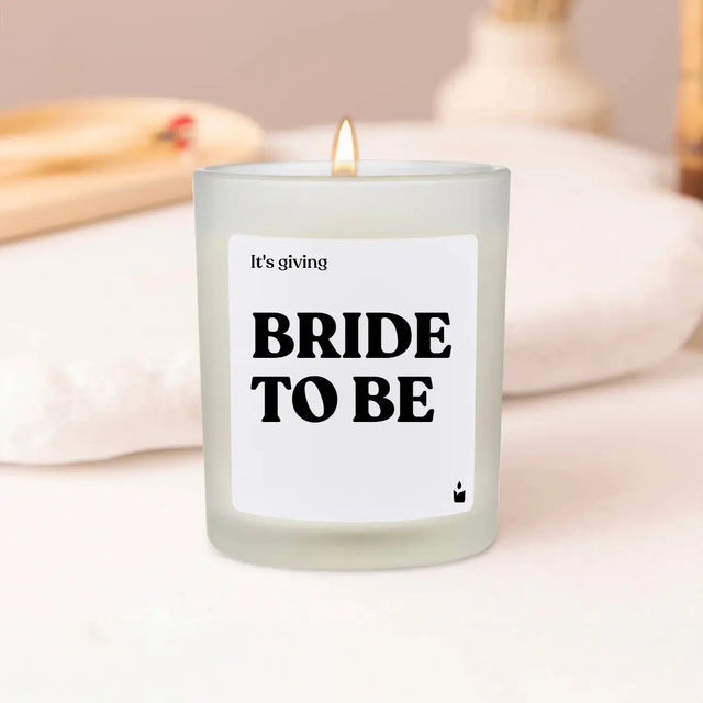 Duftkerze Weiss Flowery It's giving bride to be von ChattyCandles