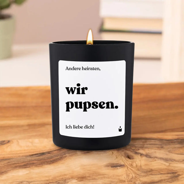 Duftkerze Schwarz Woody Andere heiraten, wir pupsen. von ChattyCandles