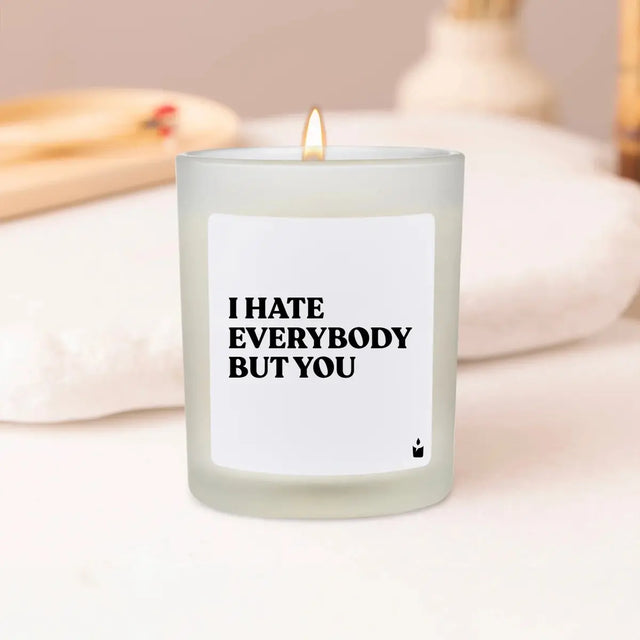 Duftkerze Weiss Woody I hate everybody but you von ChattyCandles