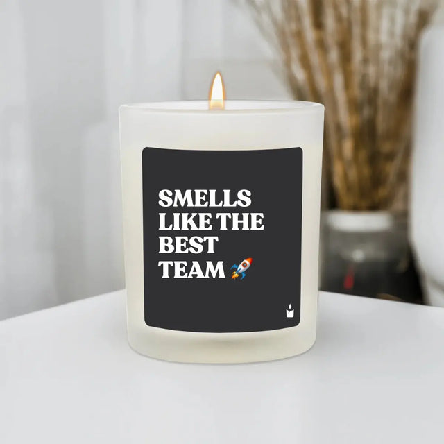 Duftkerze Weiss Woody Smells like the best team von ChattyCandles