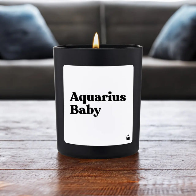 Duftkerze Schwarz Woody Aquarius Baby von ChattyCandles