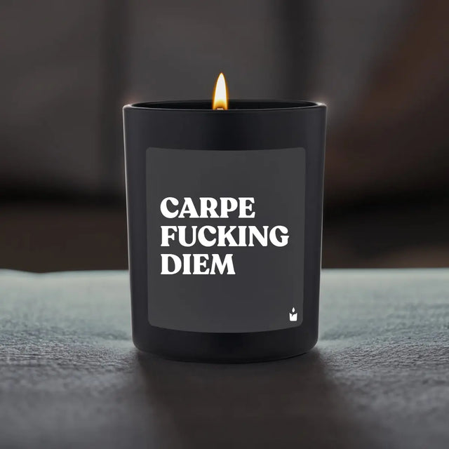 Duftkerze Schwarz Flowery Carpe fucking diem von ChattyCandles