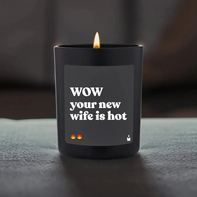 Duftkerze Schwarz Woody Wow your new wife is hot von ChattyCandles