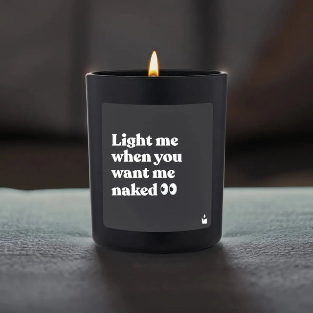 Duftkerze Schwarz Woody Light me when you want me naked von ChattyCandles