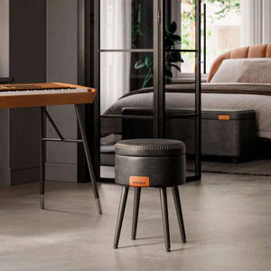 Stühle, Hocker & Bänke