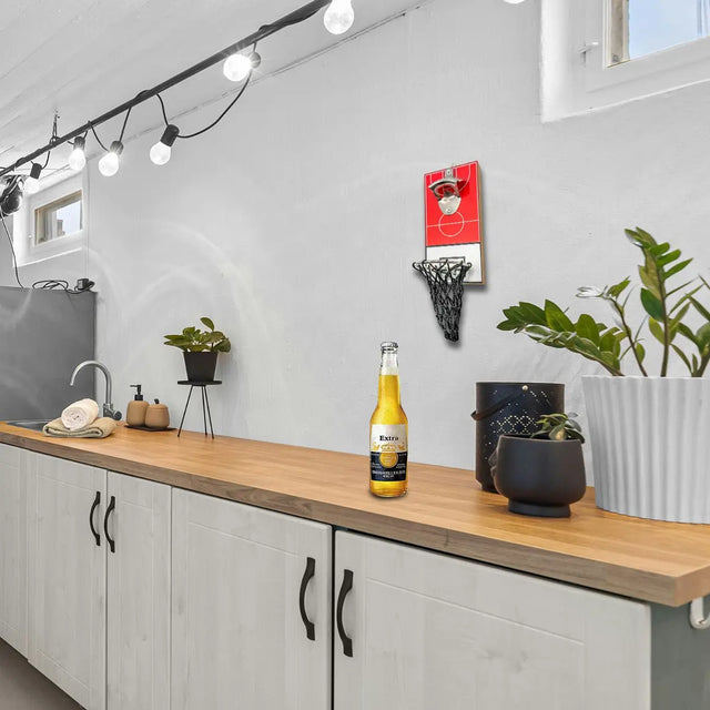 Basketball Wandflaschenöffner von Mad Monkey