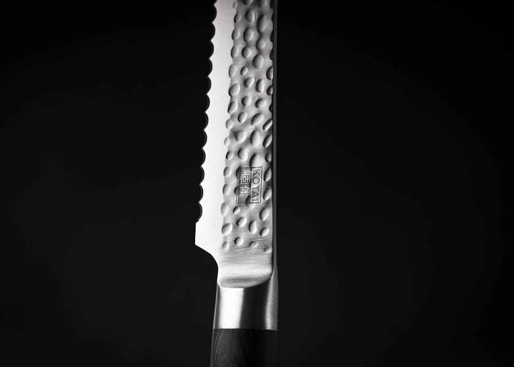 Brotmesser mit Wellenschliff Pakka von KOTAI