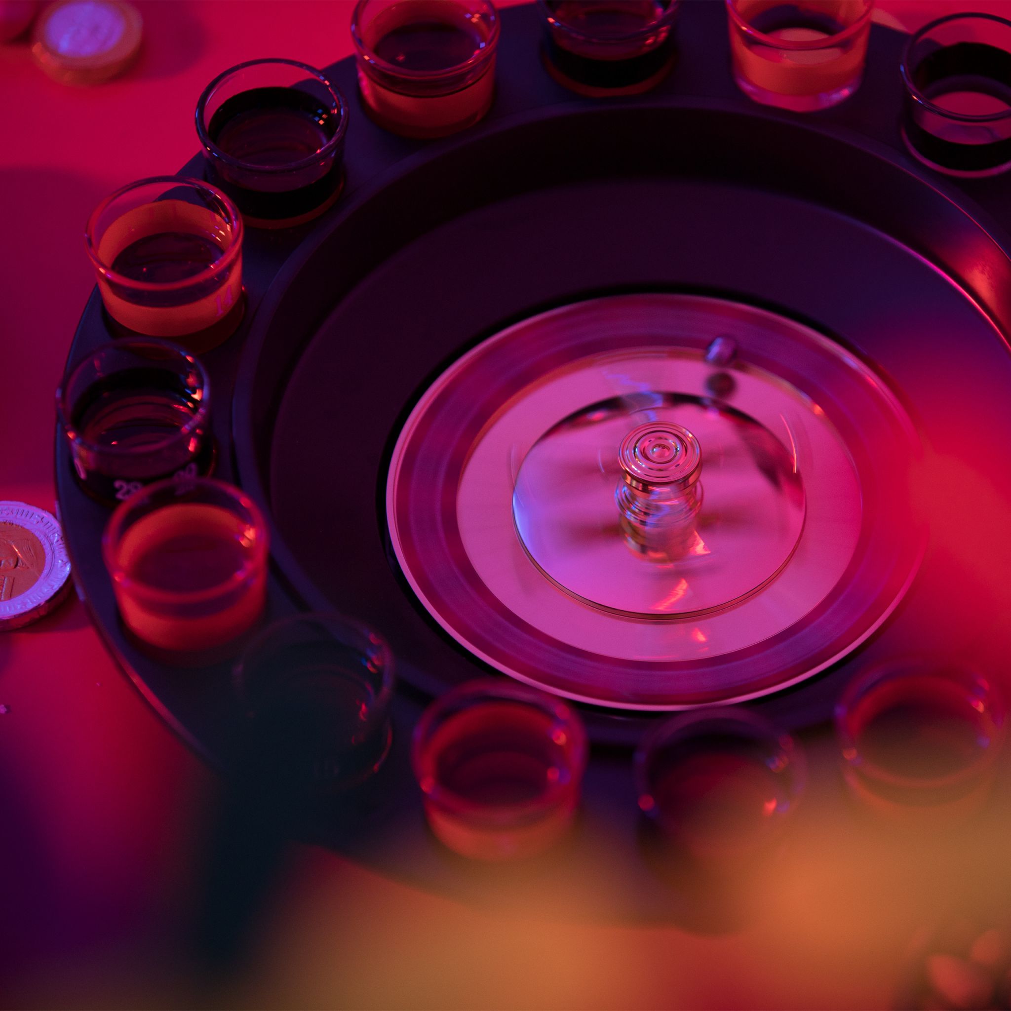 Roulette Trinkspiel Gold-Rot-Schwarz von Relaxdays