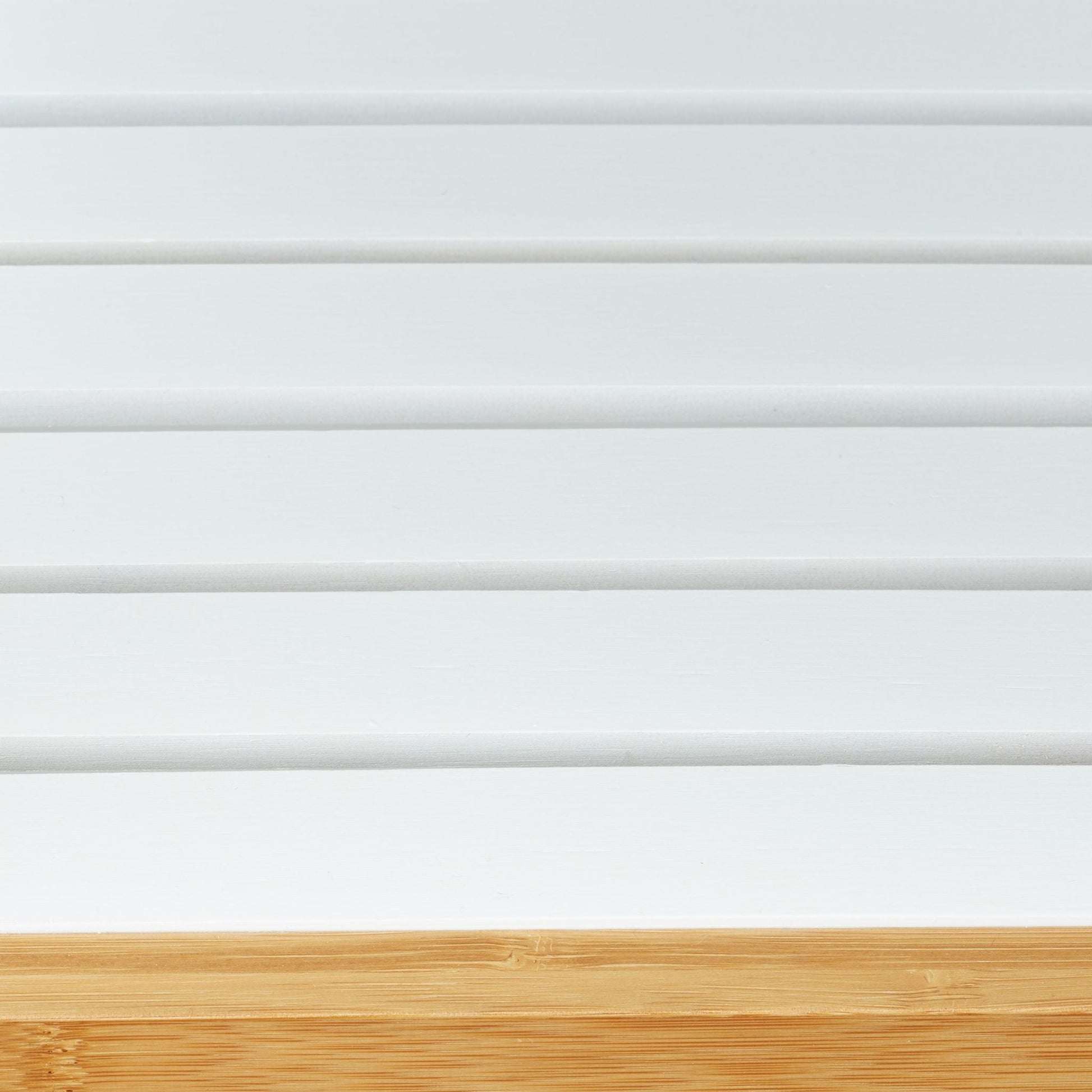 Regal Bambus mit 4 Ablagen Weiss-Hellbraun von Relaxdays