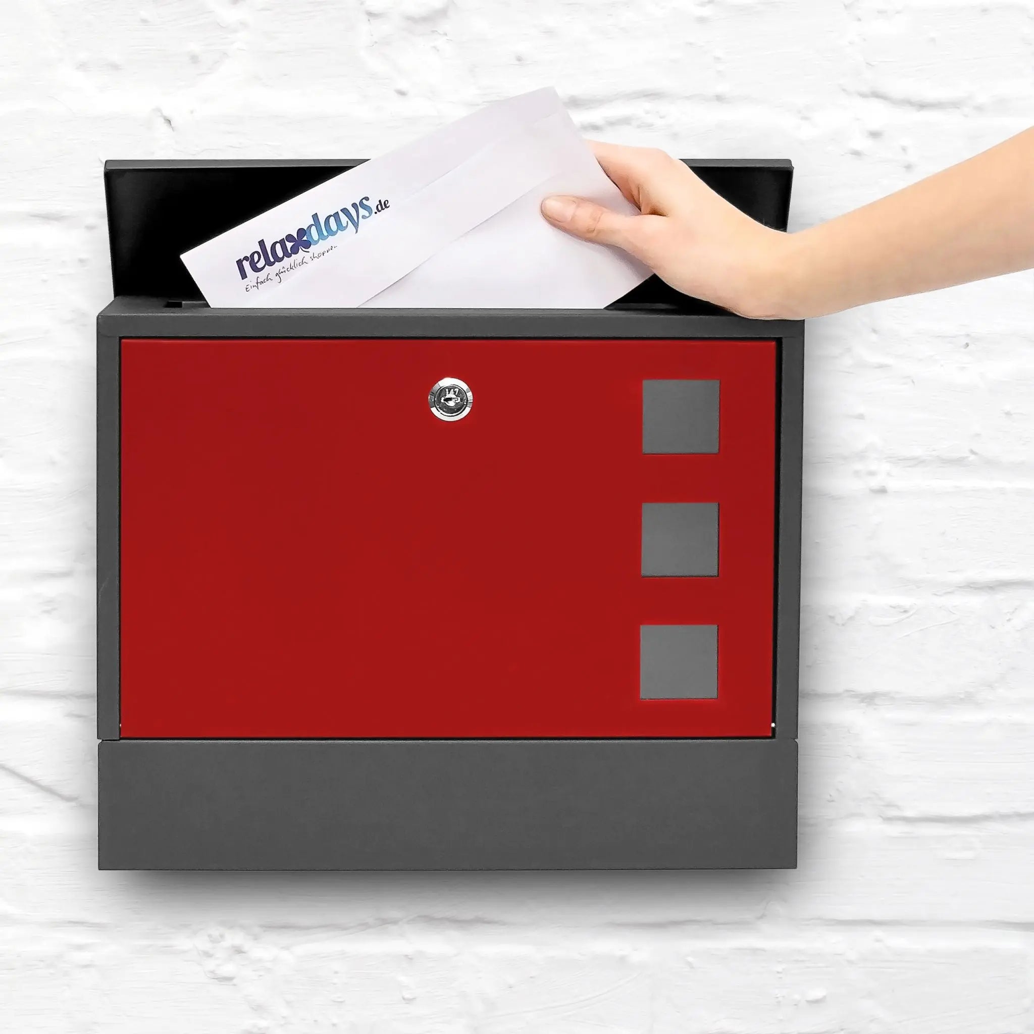 Briefkasten zweifarbig Farbauswahl Rot-Schwarz-Silber von Relaxdays