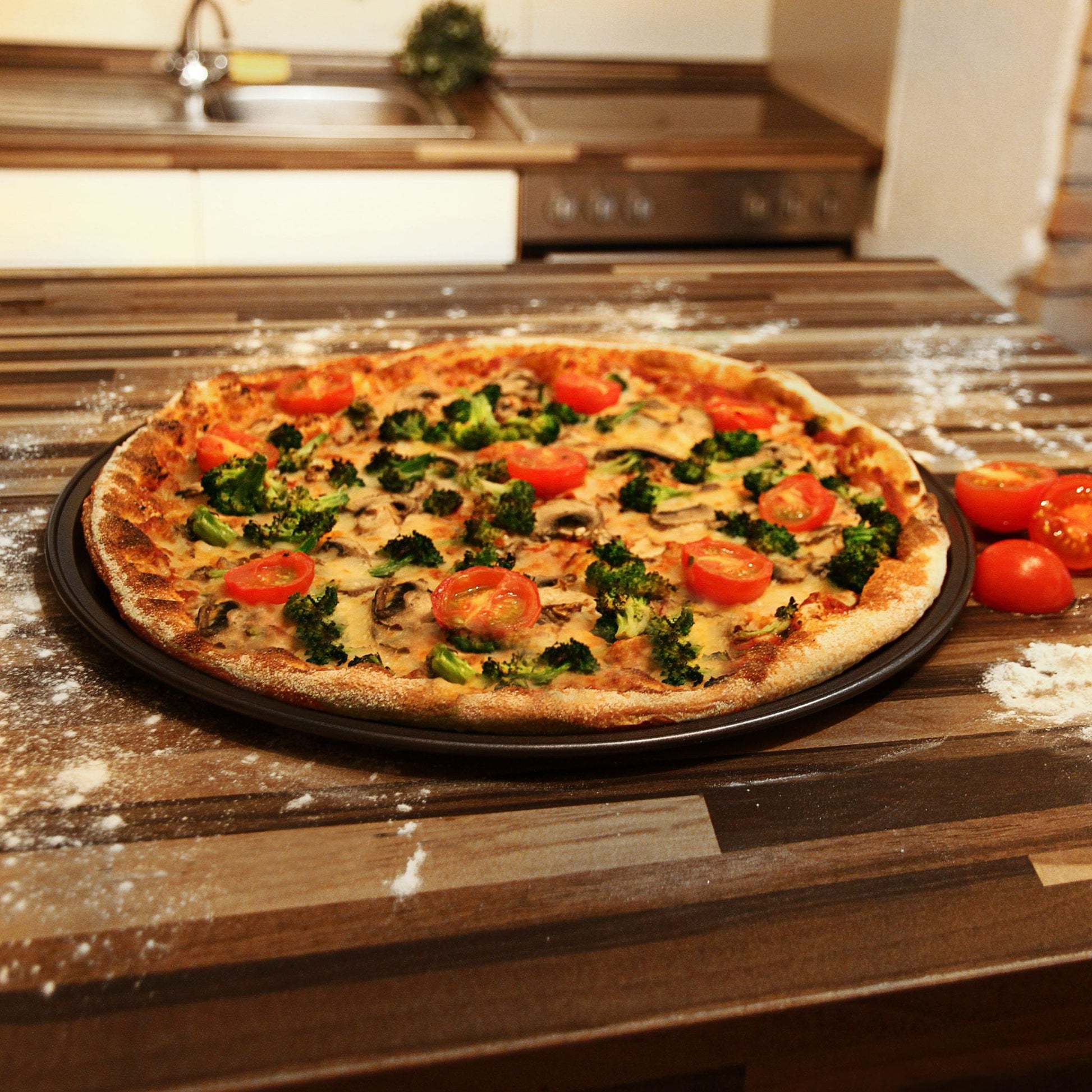 Pizzablech rund 4er-Set Anthrazit von Relaxdays