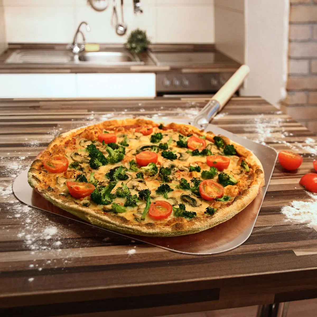 Pizzaschaufel eckig mit Holzgriff von guteszeug.ch
