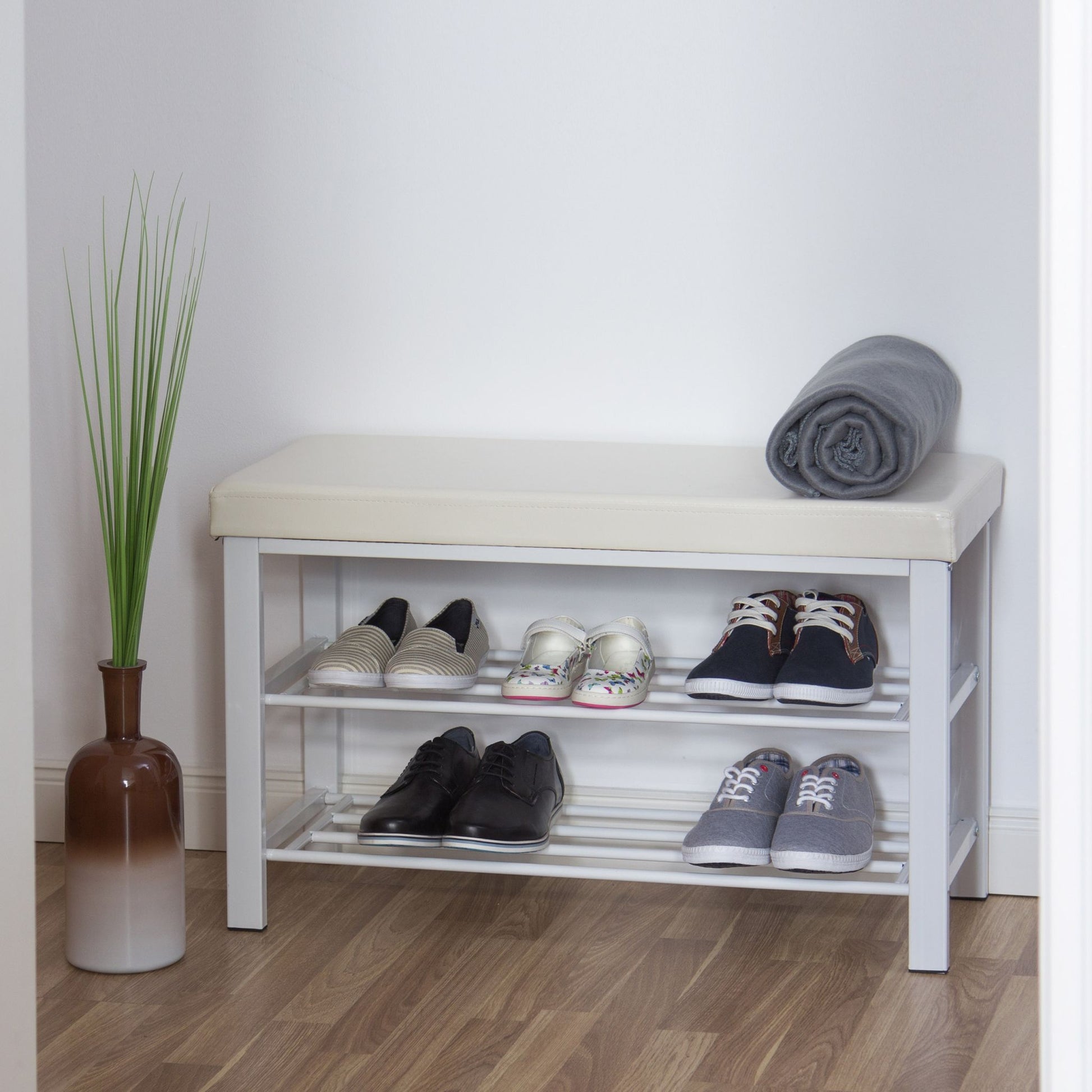 Schuhbank mit Polsterung Weiss von guteszeug.ch