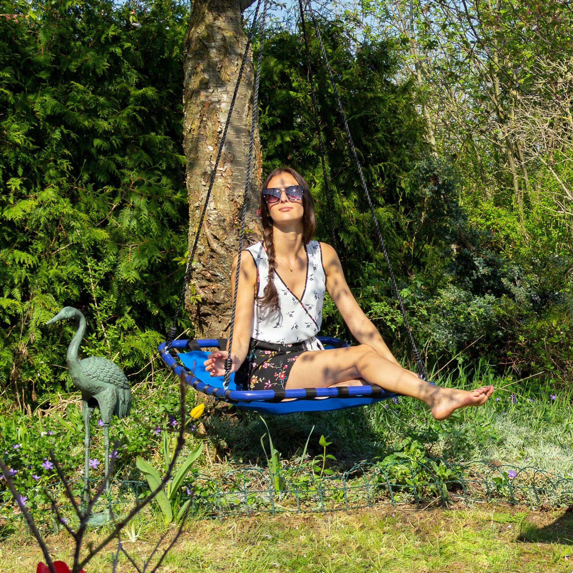 Nestschaukel Outdoor viereckig Weiss-Dunkelblau-Schwarz von Relaxdays
