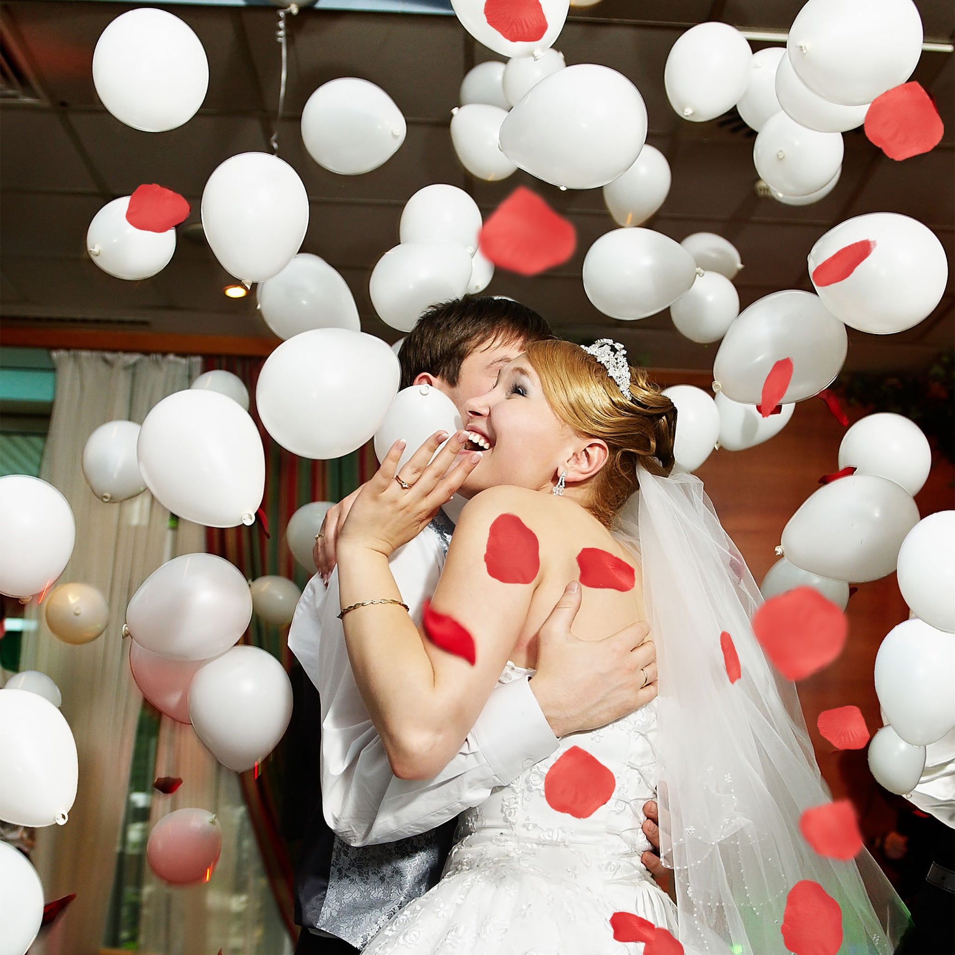 Party Popper Rosenblätter 40cm Weiss-Rot-Schwarz von Relaxdays
