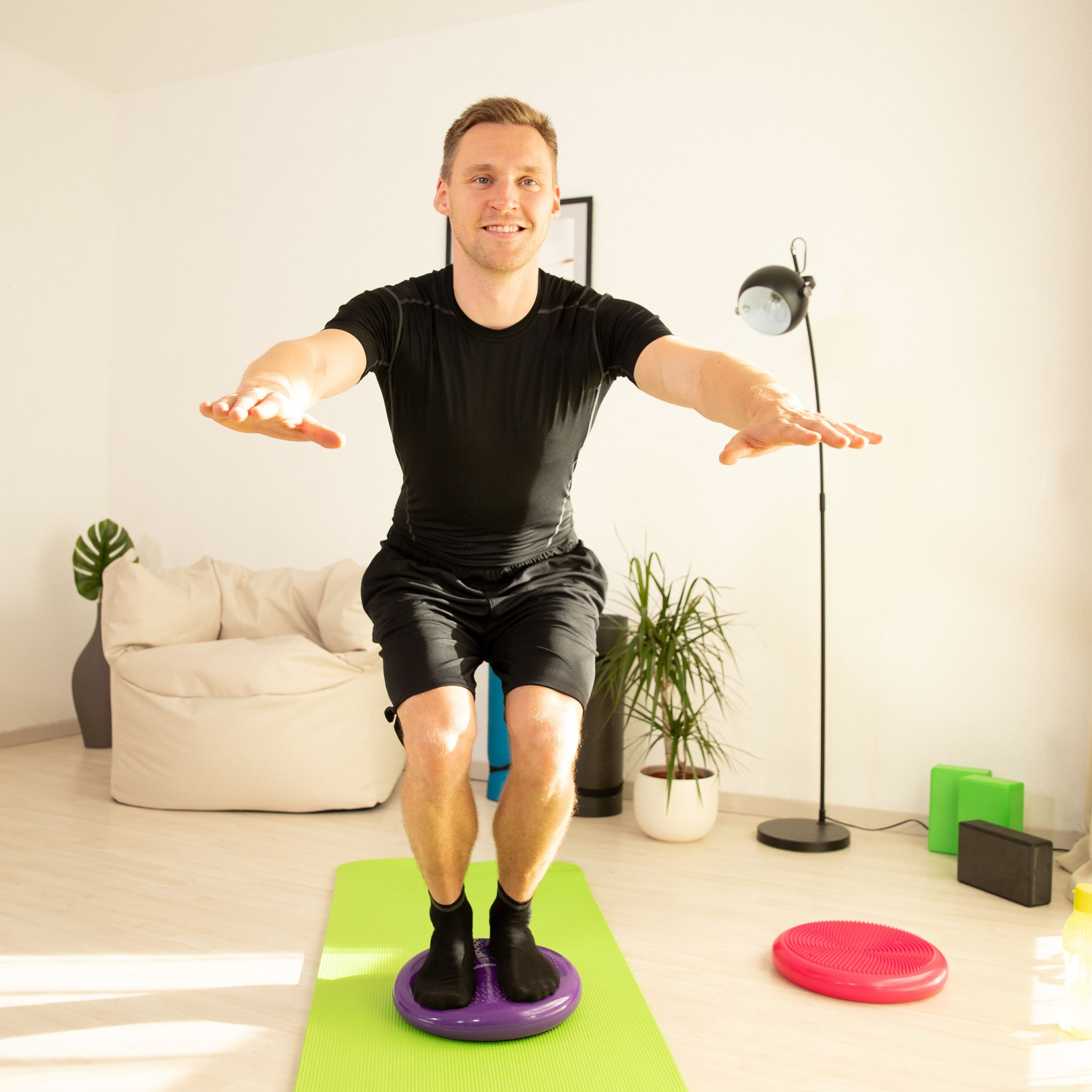 Balance Kissen 33cm mit Luftpumpe Blau von Relaxdays