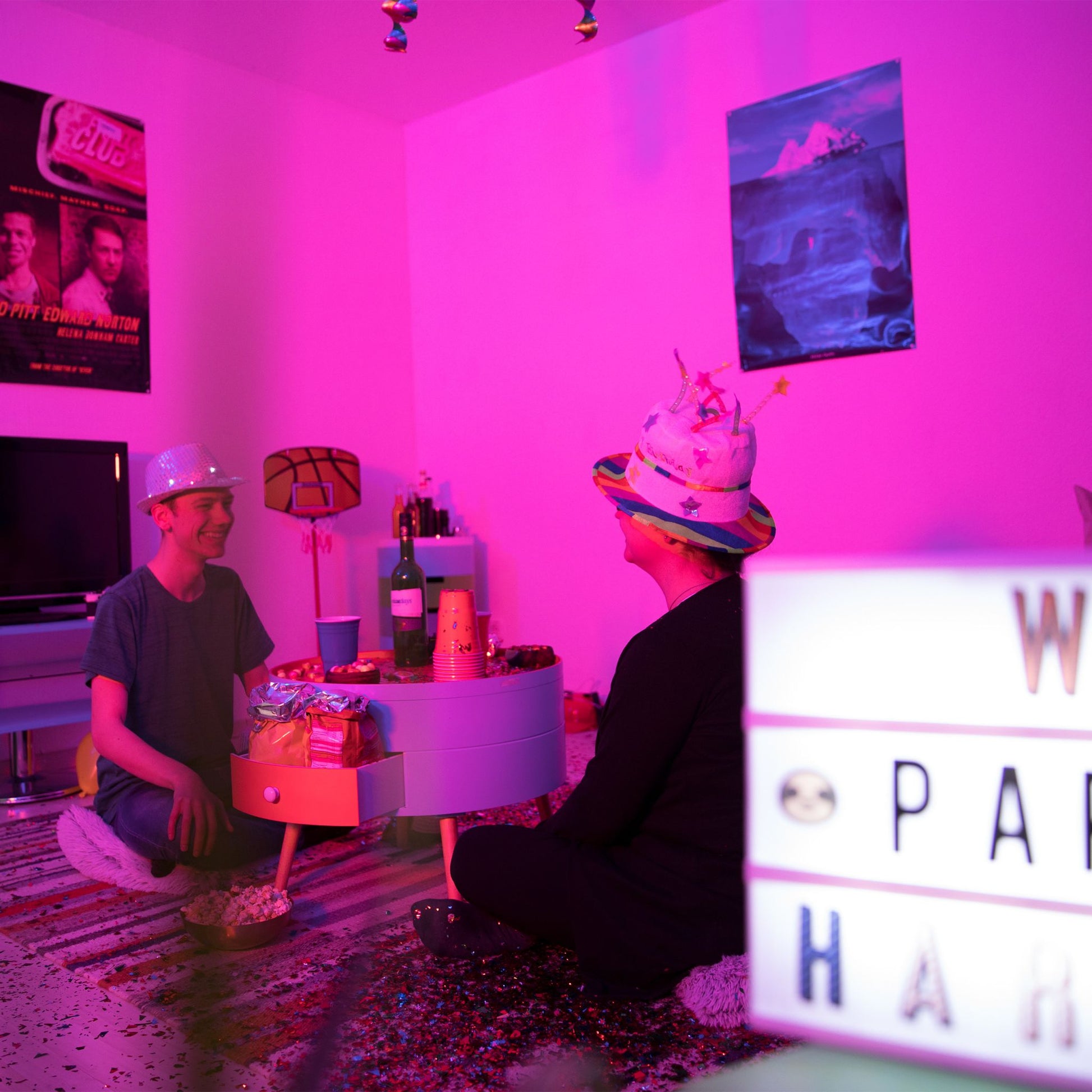 Lightbox Ergänzungsset mit 240 Zeichen Gelb-Rot-Schwarz von Relaxdays