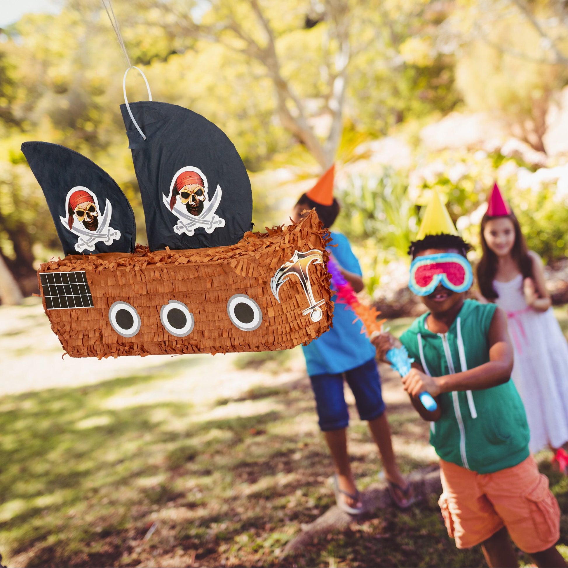 Pinata Piratenschiff Braun-Schwarz von Relaxdays