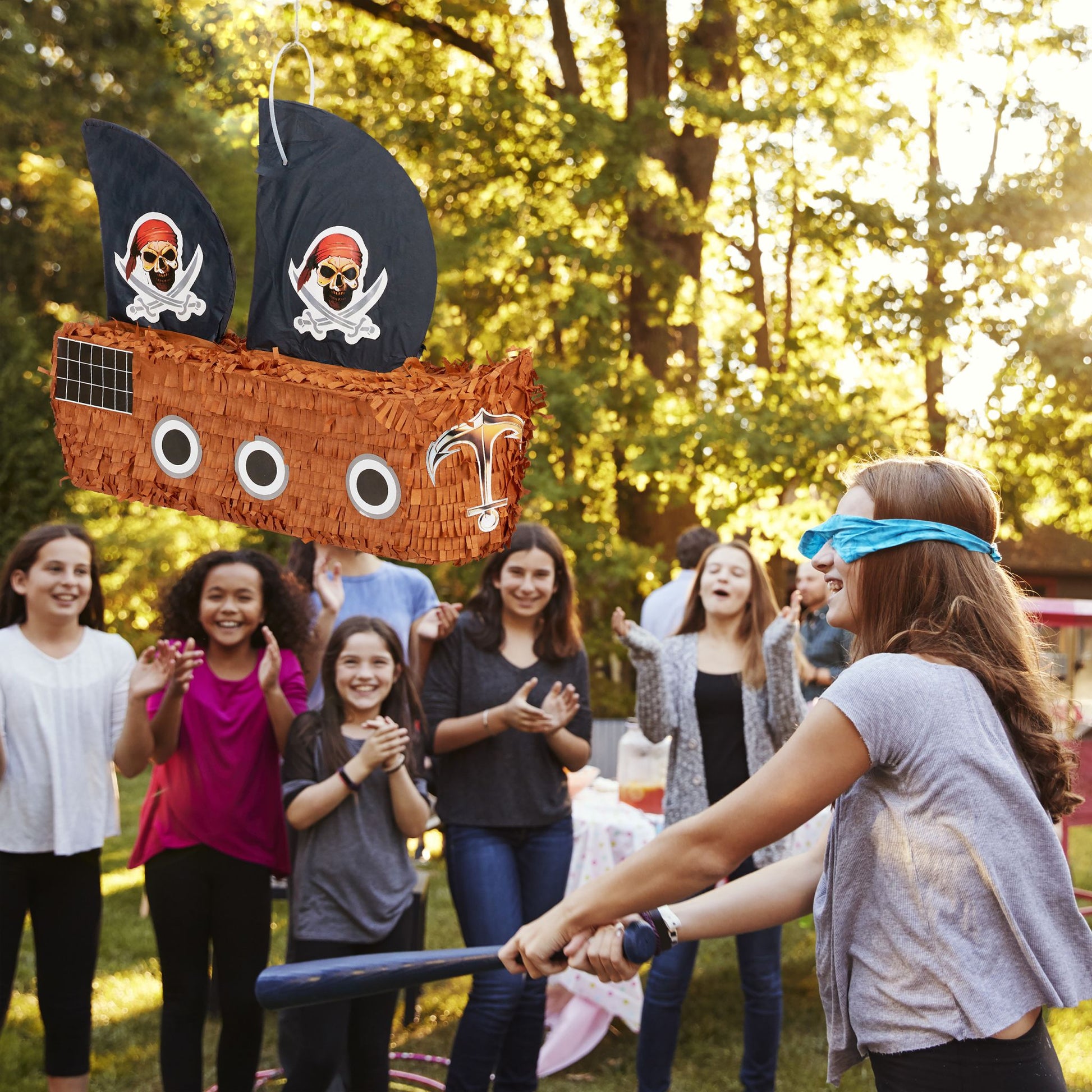 Pinata Piratenschiff Braun-Schwarz von Relaxdays
