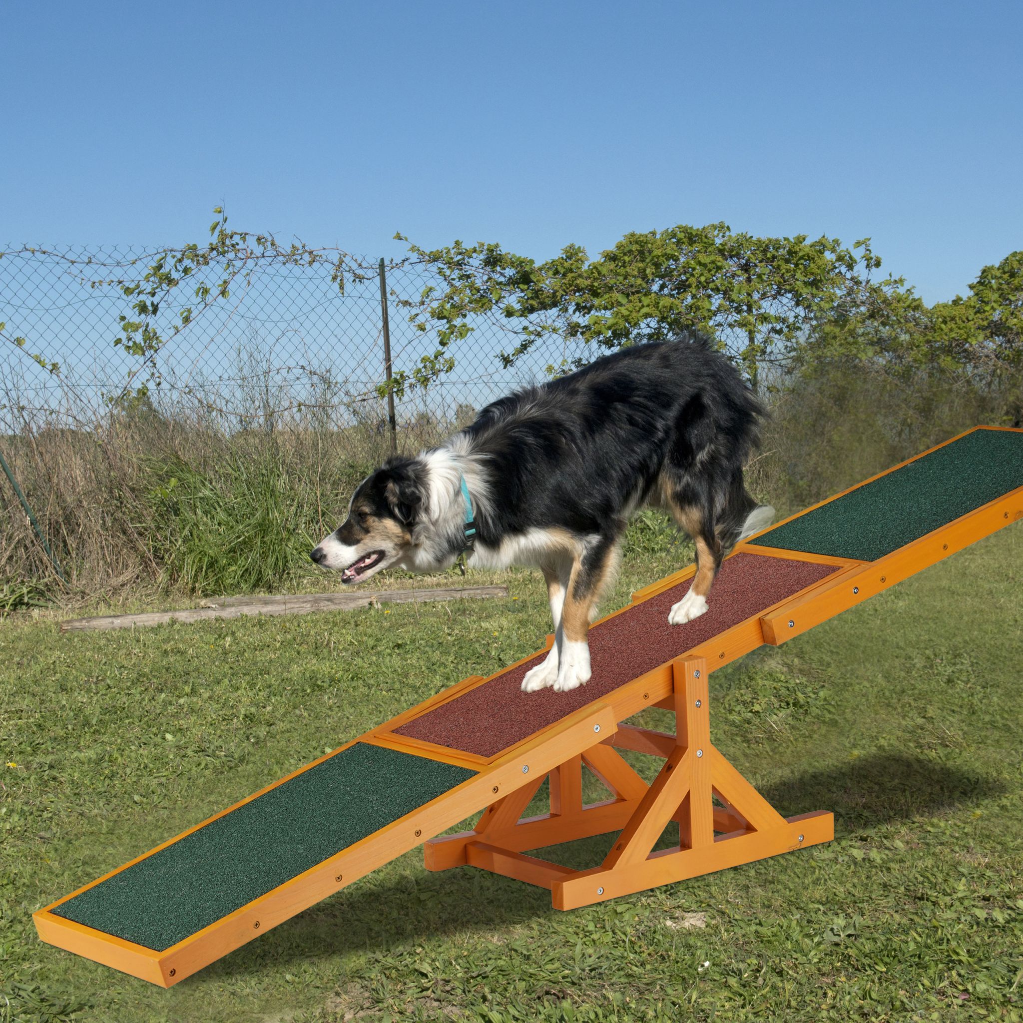 Dog Agility Wippe Dunkelgrün-Dunkelrot-Hellbraun von Relaxdays