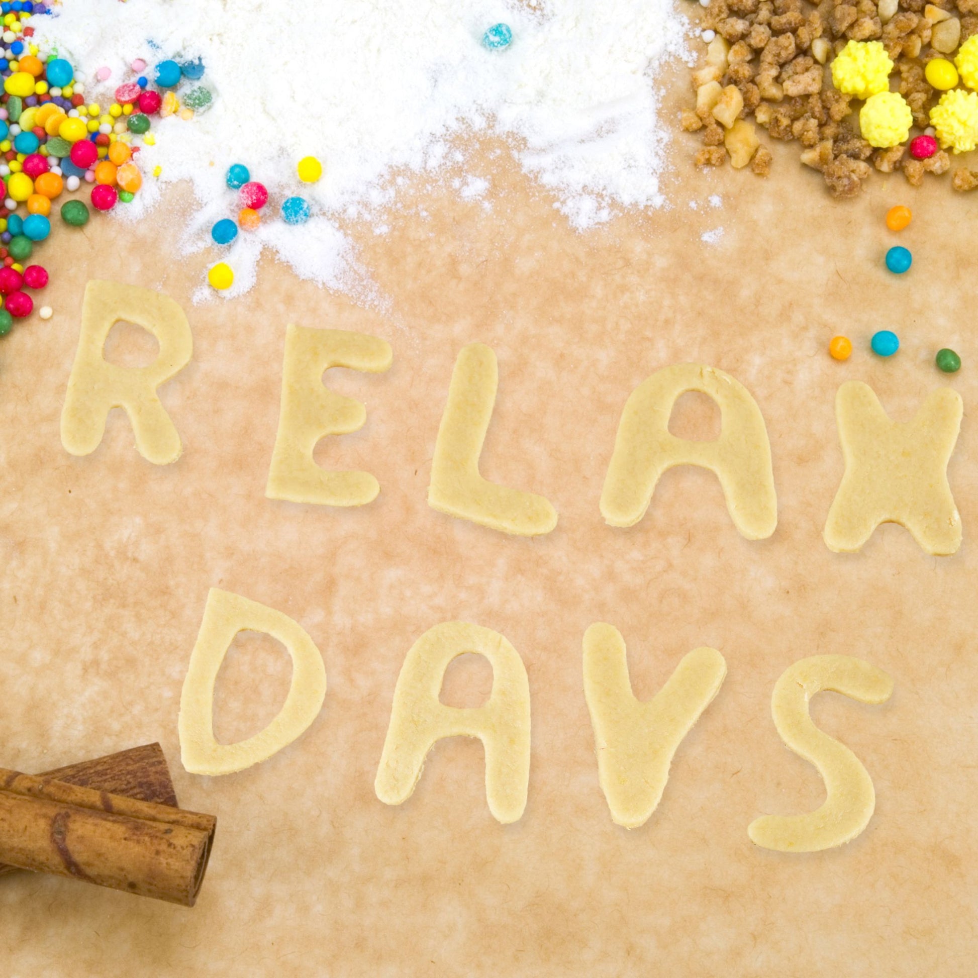 Plätzchen stecher Buchstaben & Zahlen Silber von Relaxdays