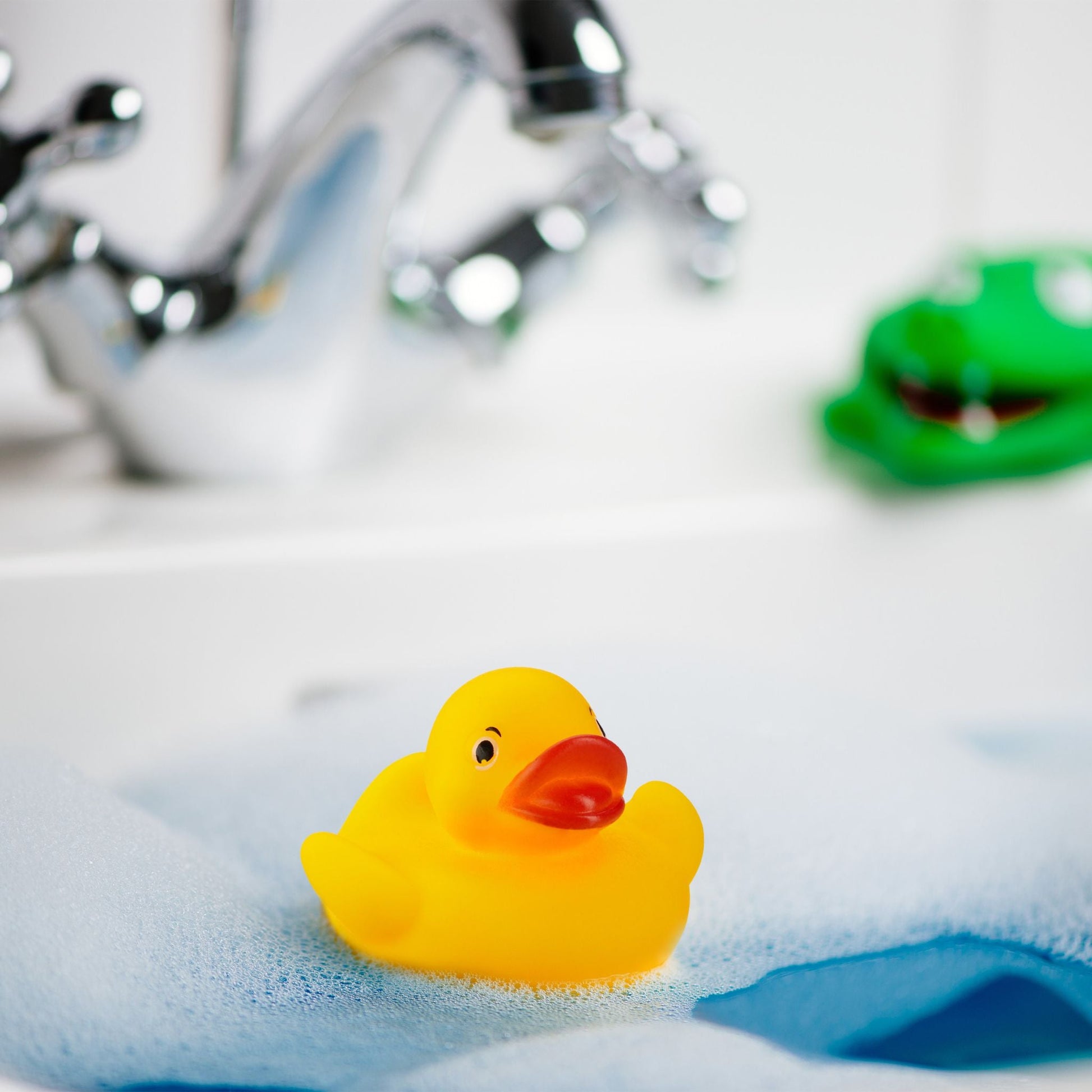Badeente 5cm 12er-Set Gelb-Rot von Relaxdays