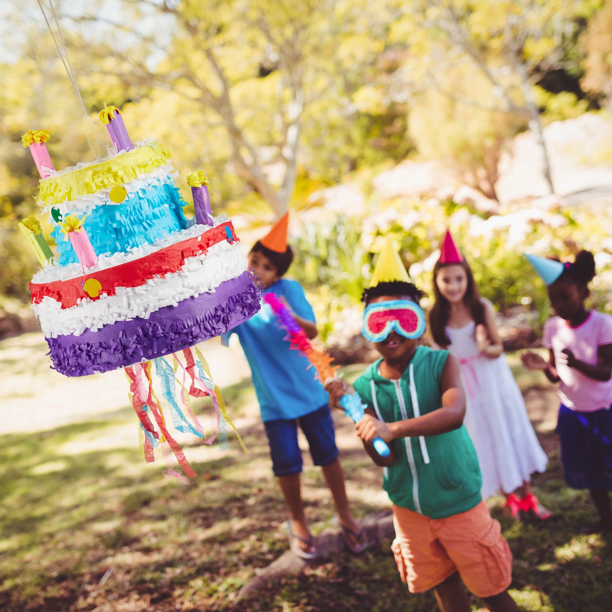 Pinata Geburtstag Torte Weiss-Gelb-Lila von Relaxdays