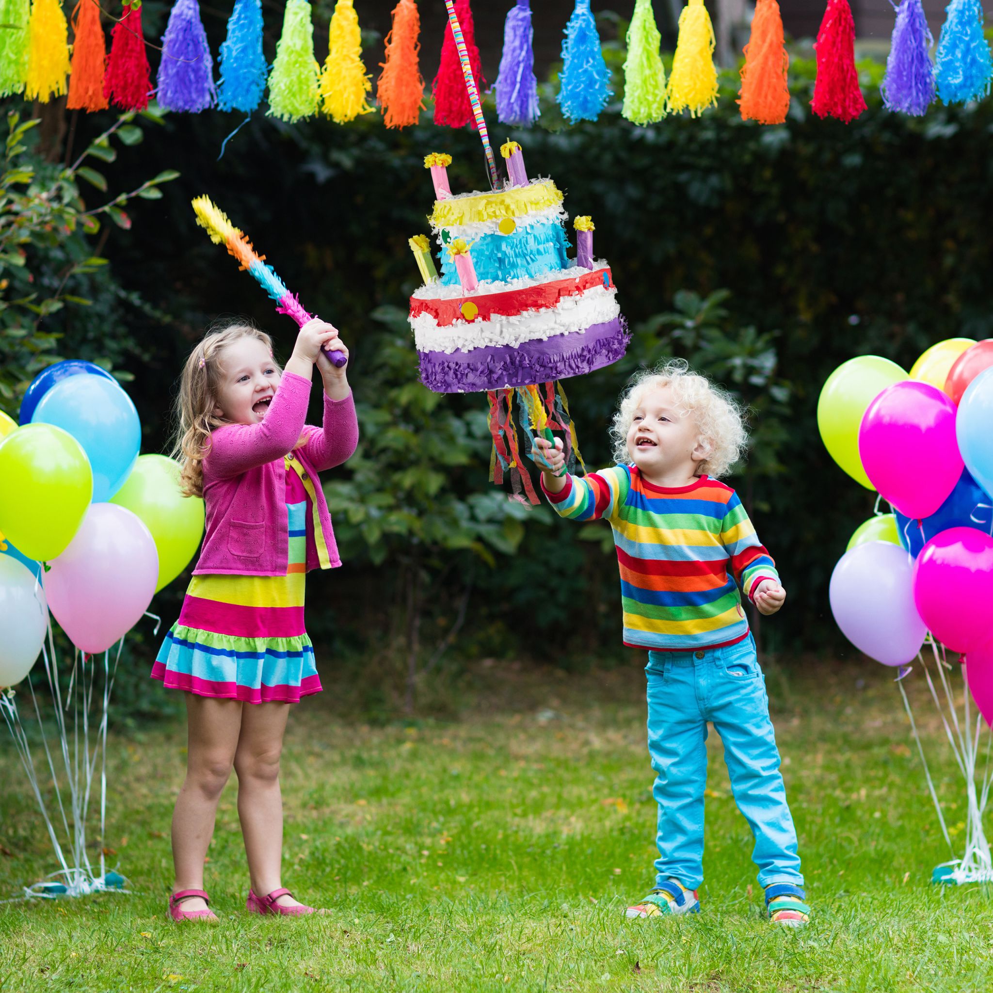 Pinata Geburtstag Torte Weiss-Gelb-Lila von Relaxdays