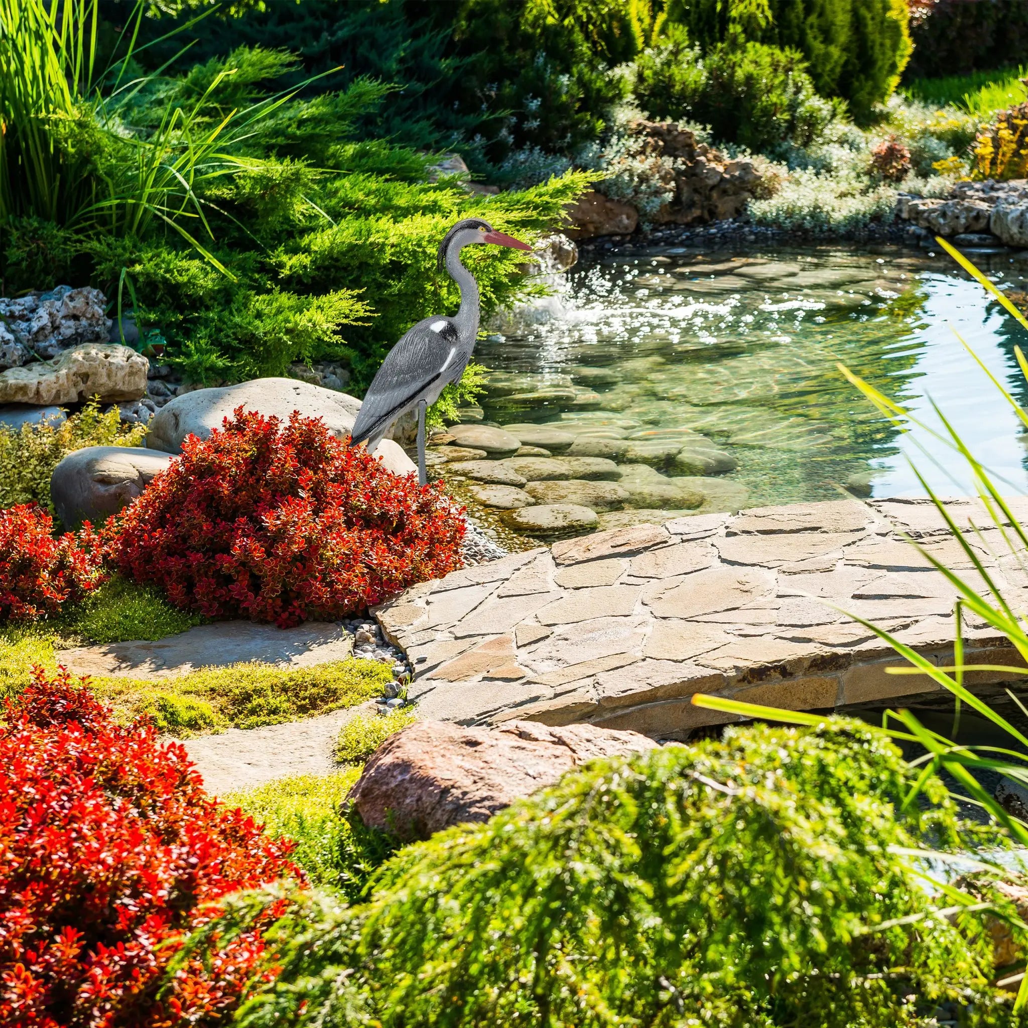 Gartenfigur Reiher Rot-Schwarz-Grau von Relaxdays