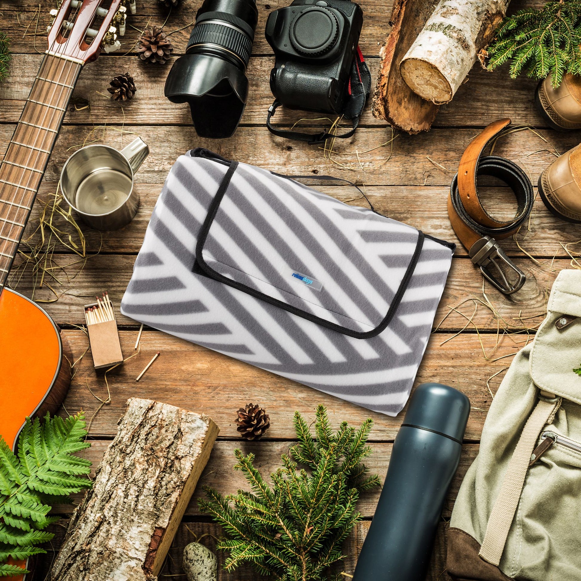 Picknickdecke Streifen Weiss-Grau von Relaxdays