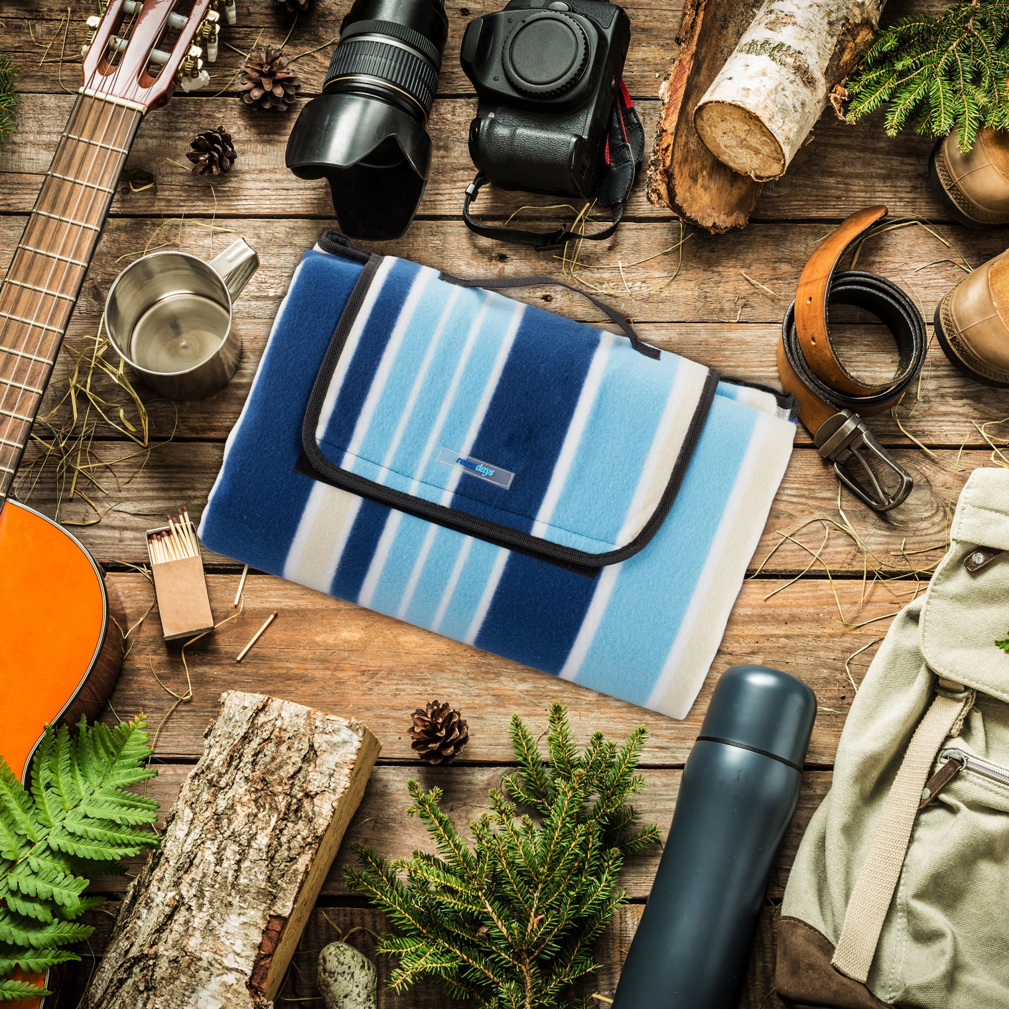 Picknickdecke Streifen Weiss-Dunkelblau-Hellblau von Relaxdays