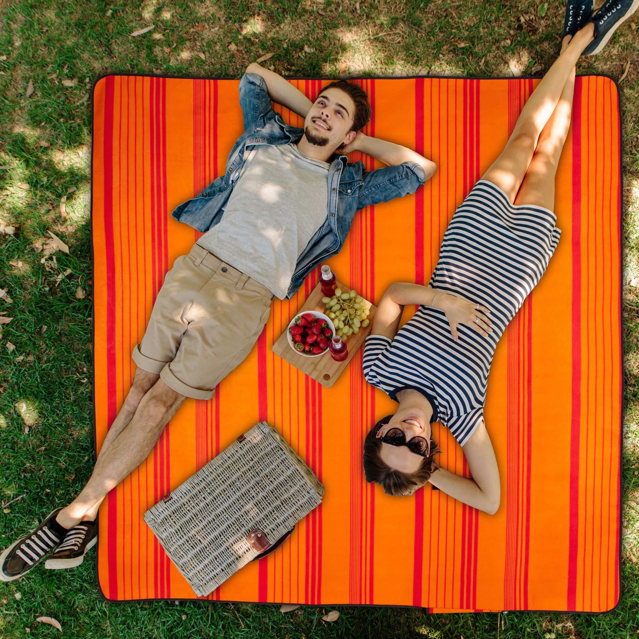 Picknickdecke Streifen Orange-Rot von Relaxdays