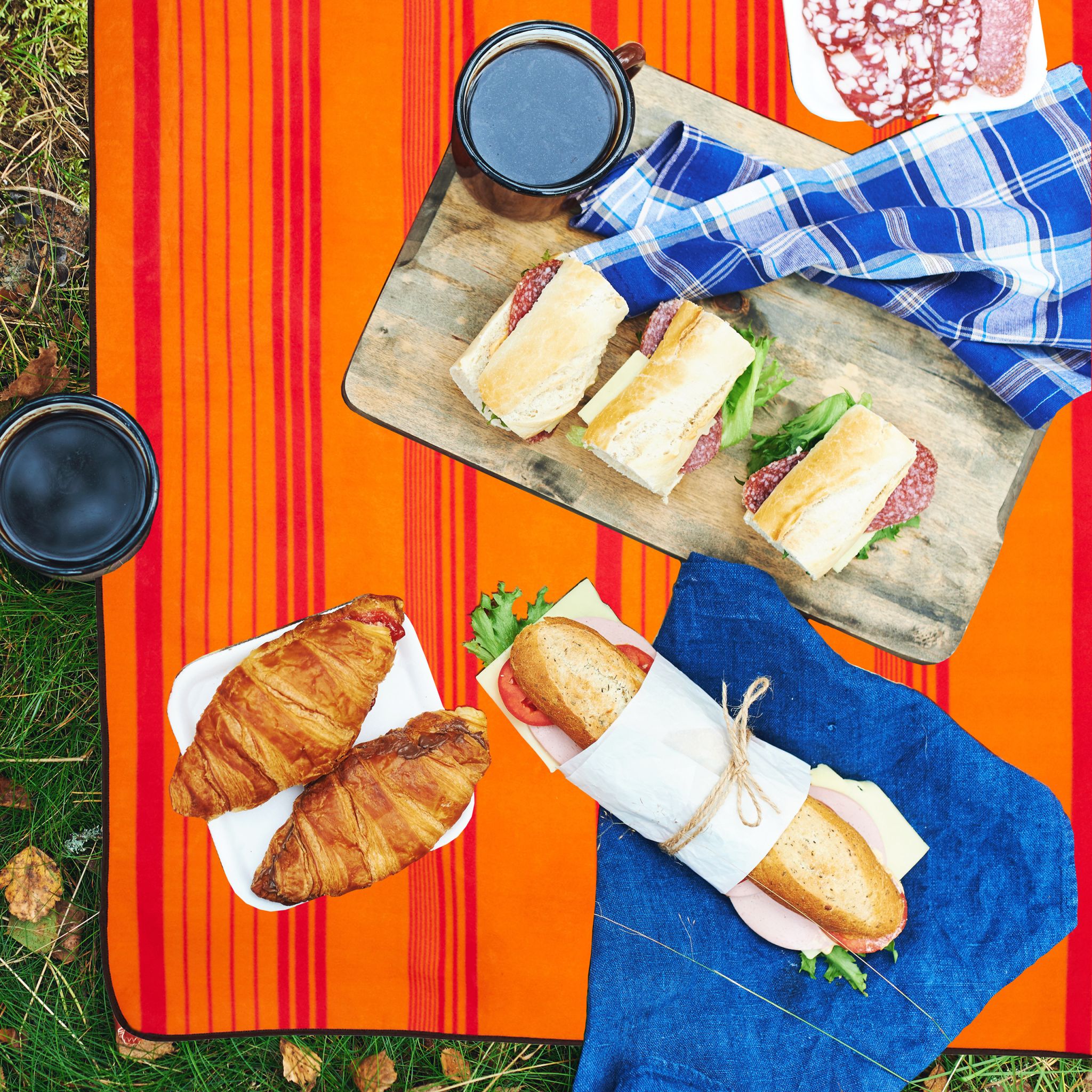 Picknickdecke Streifen Orange-Rot von Relaxdays