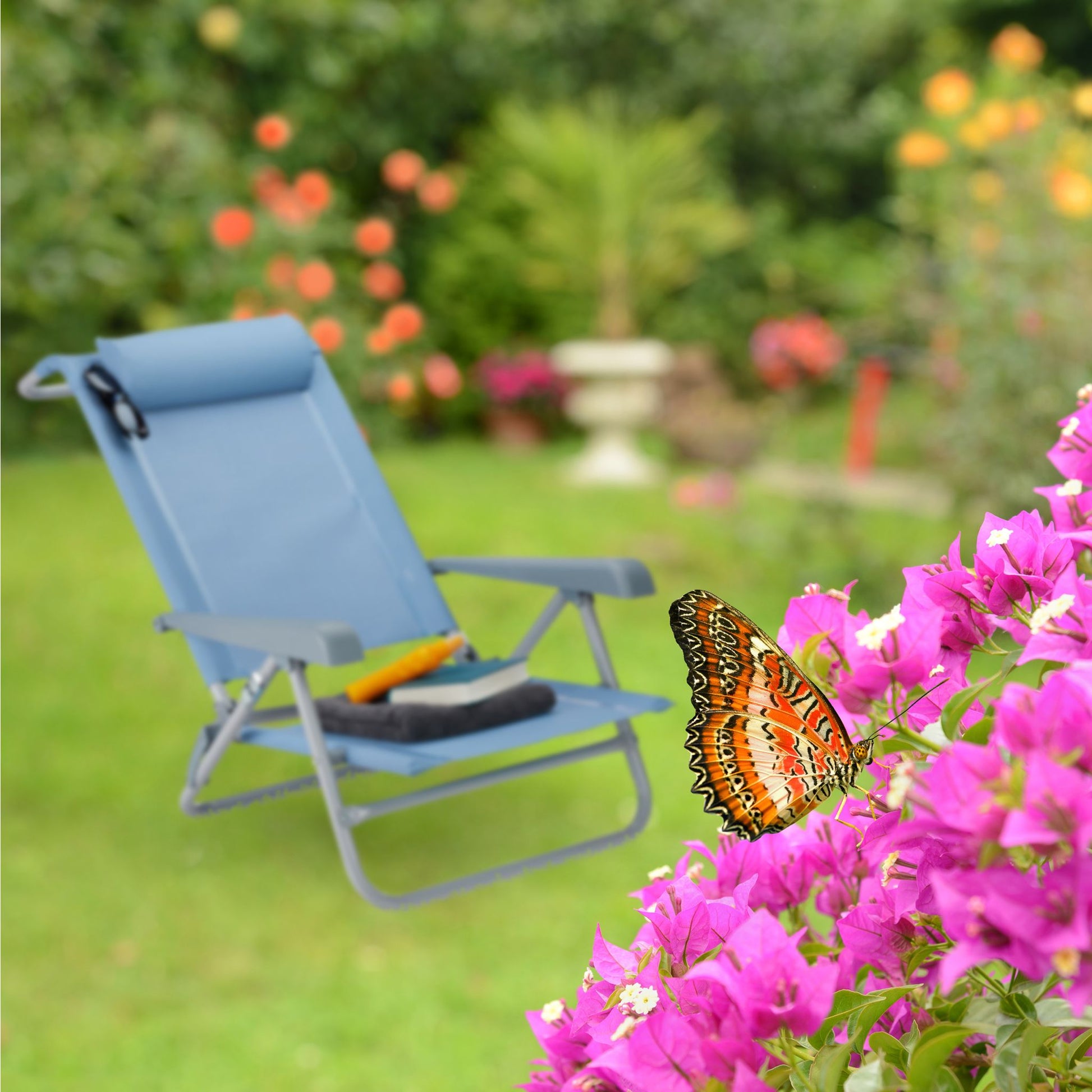 Klappbarer Liegestuhl mit Nackenkissen Hellblau-Grau von Relaxdays