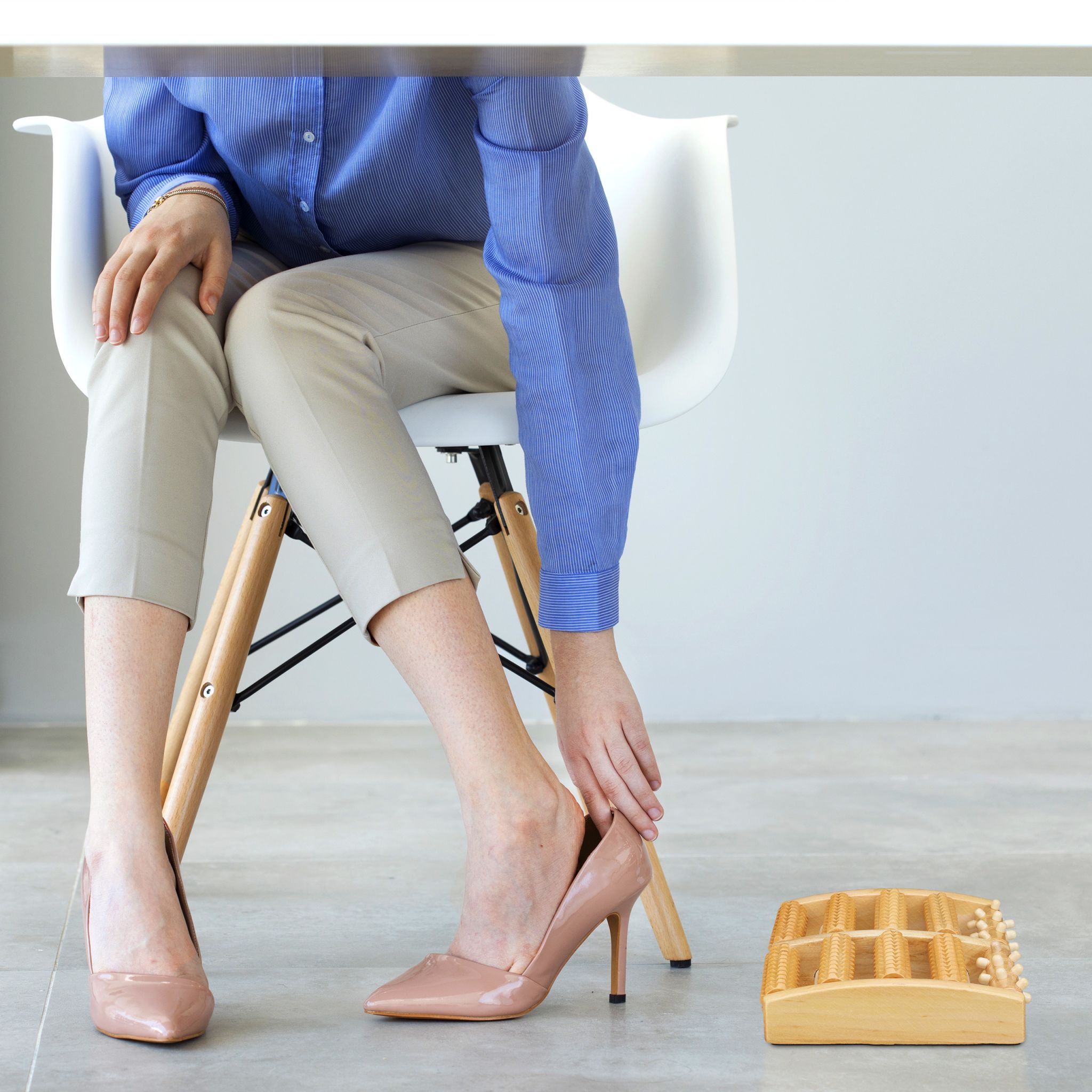 Fussmassageroller Holz Hellbraun von Relaxdays