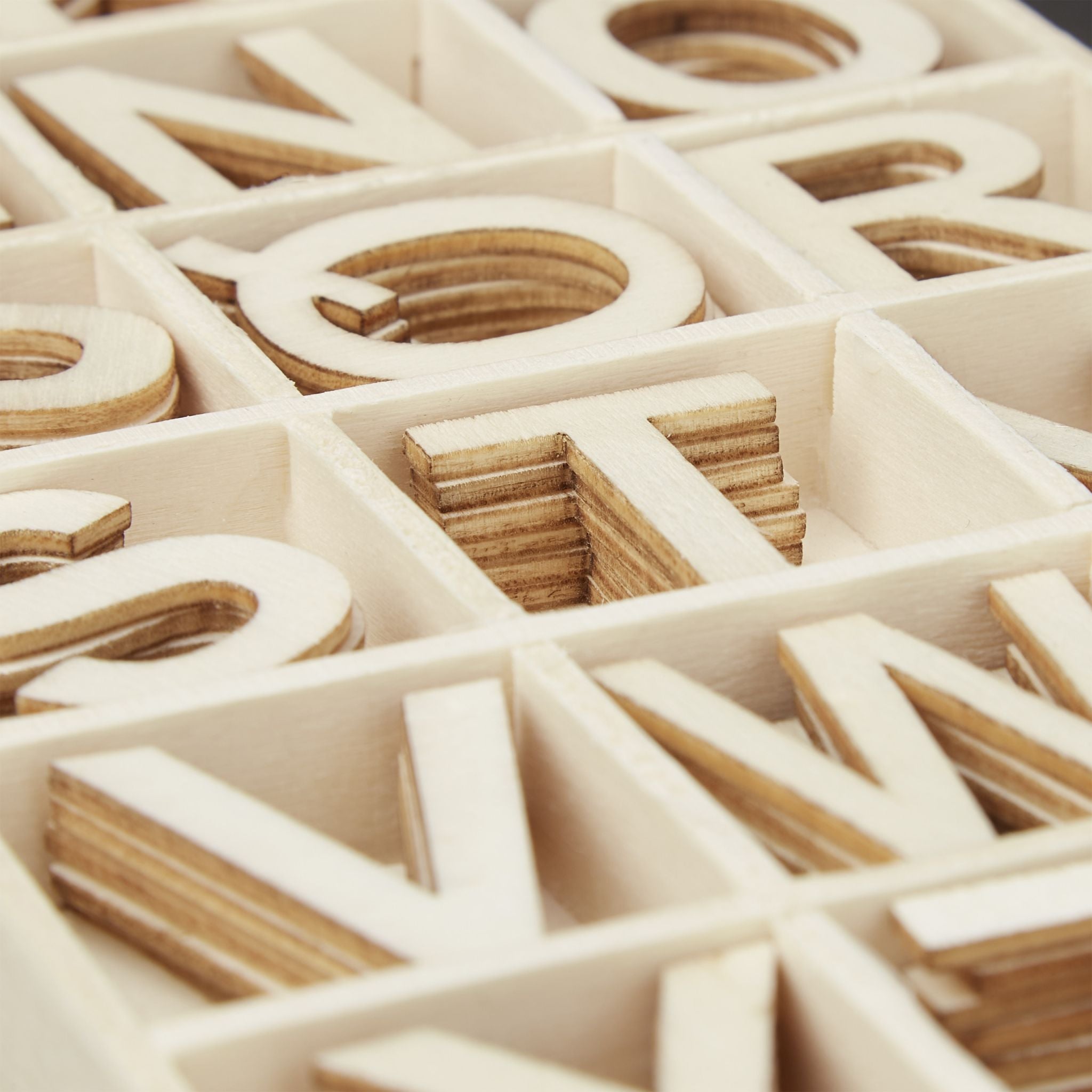 Holzbuchstaben 162er-Set Beige von Relaxdays