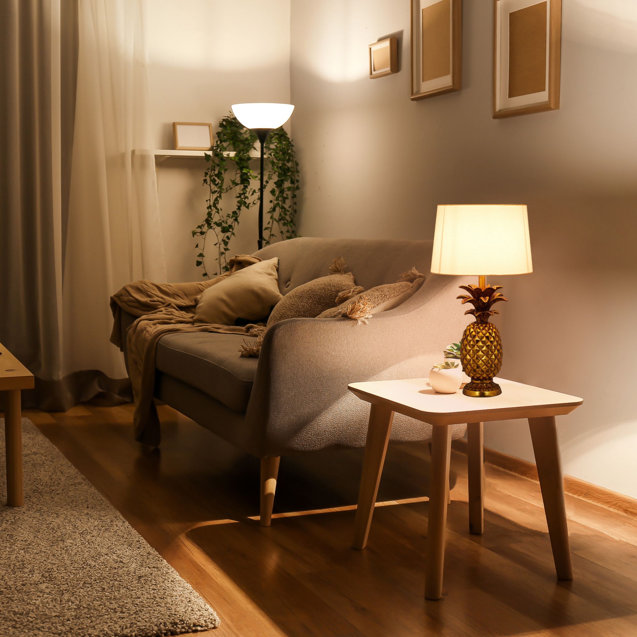Tischlampe Ananas gold Weiss-Gold von Relaxdays