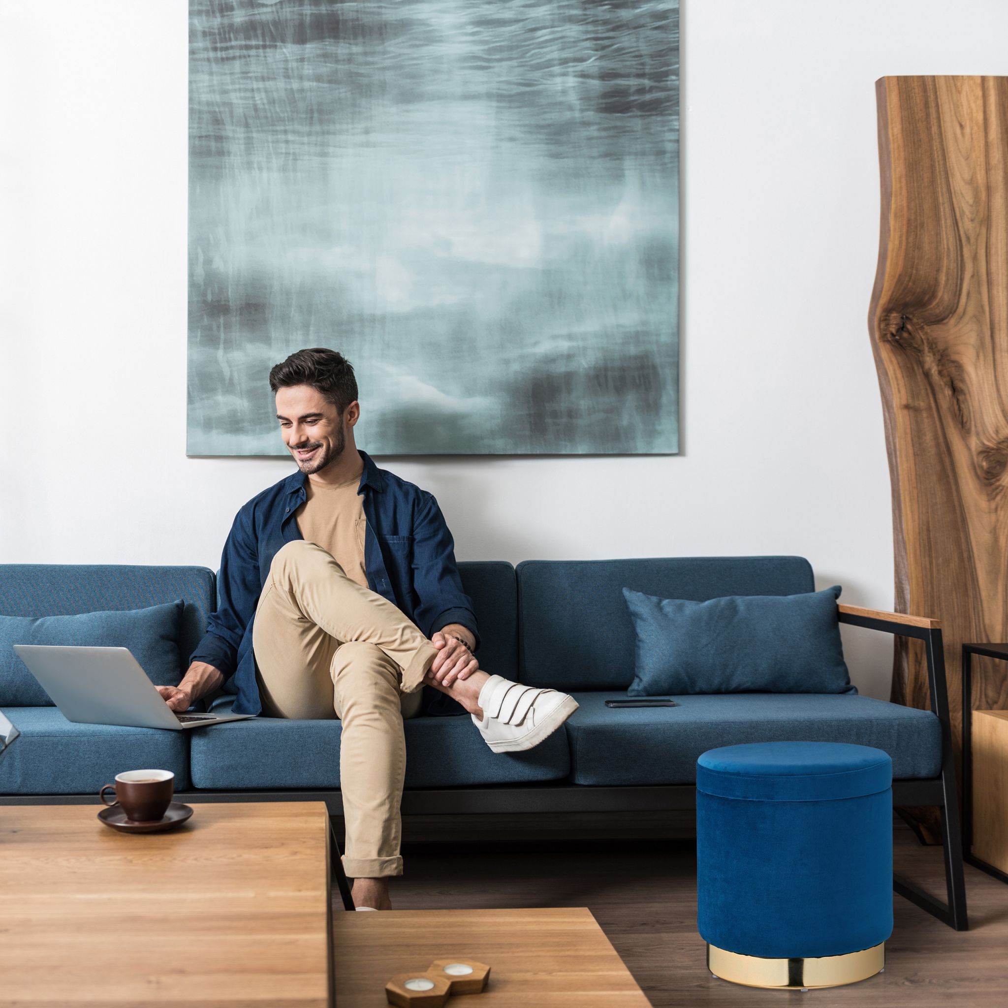 Samthocker mit Stauraum blau Dunkelblau-Gold von Relaxdays