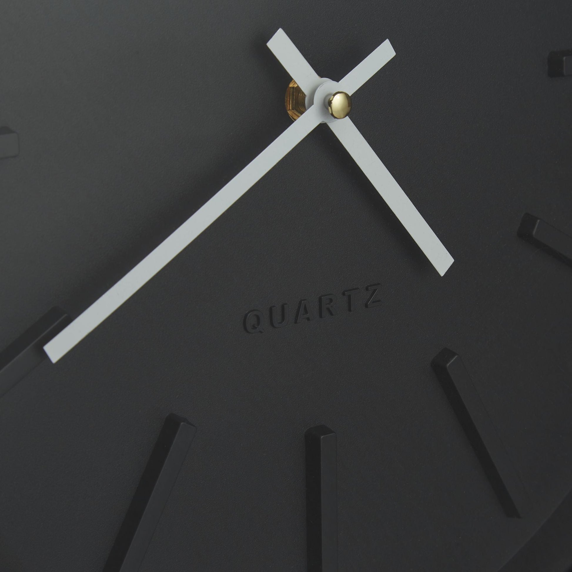 Wanduhr modern Weiss-Schwarz von Relaxdays