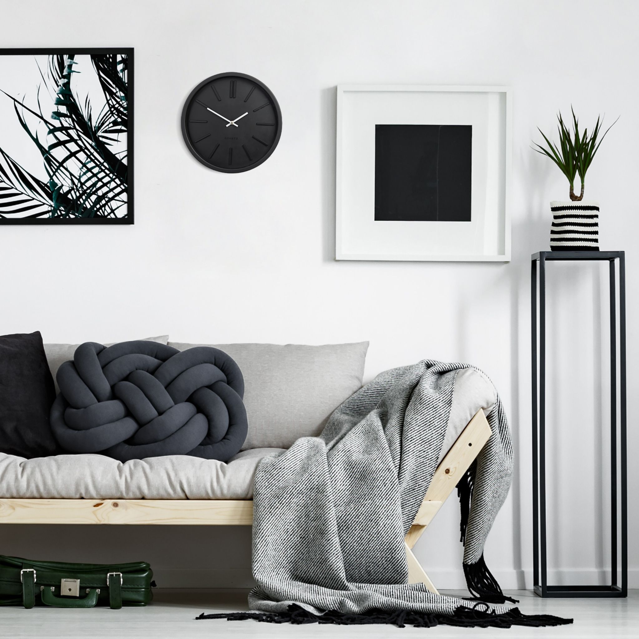 Wanduhr modern Weiss-Schwarz von Relaxdays