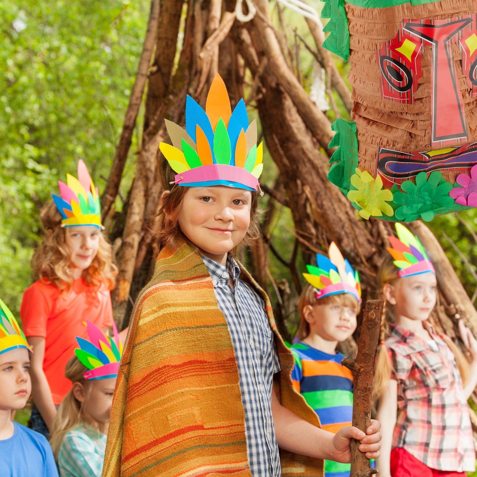 Pinata Tiki Braun-Grün-Rot von Relaxdays