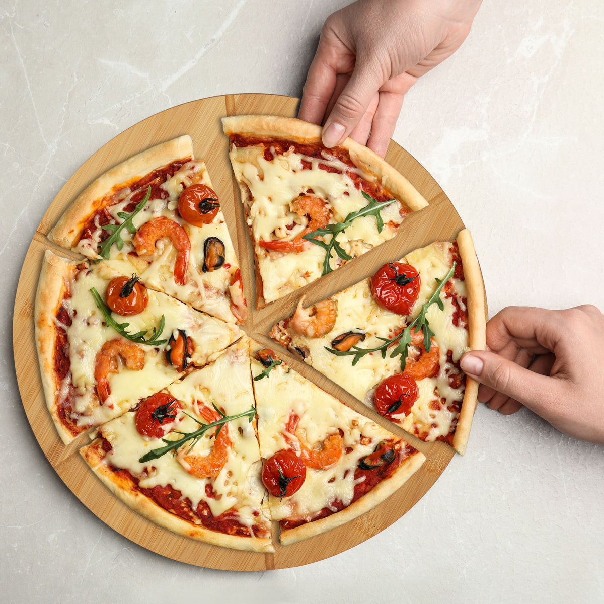 Pizzabrett Bambus 2er-Set mit Backpapier Weiss-Hellbraun von Relaxdays