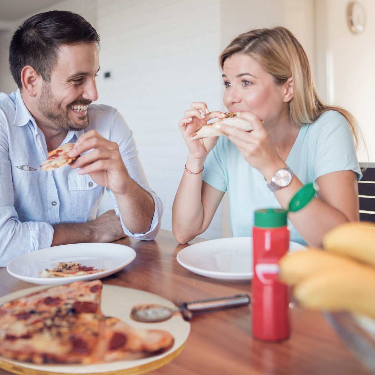 Pizzabrett Bambus 2er-Set mit Backpapier Weiss-Hellbraun von Relaxdays