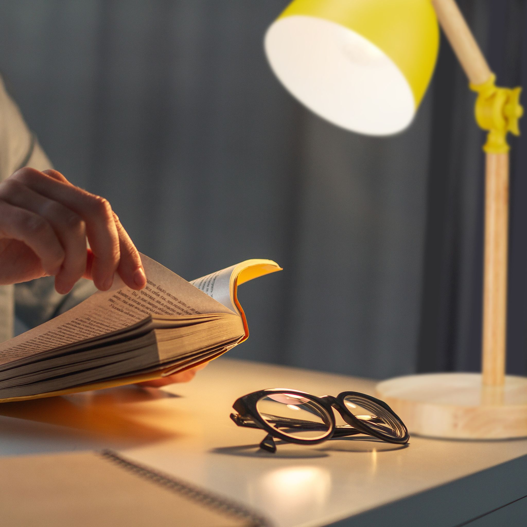 Schreibtischlampe Holz verstellbar Weiss-Gelb-Hellbraun von Relaxdays