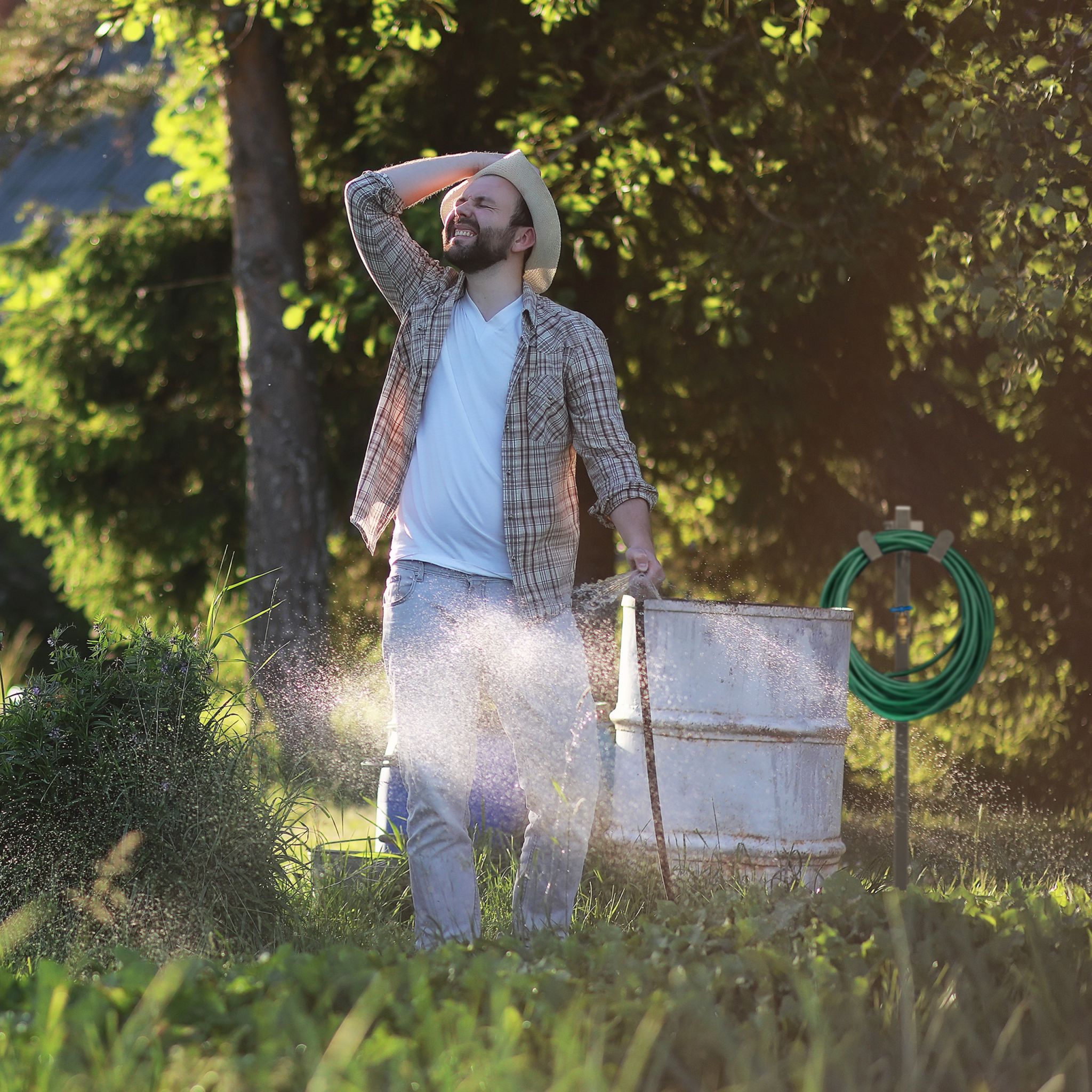 Wasserzapfstelle mit Schlauchhalter Braun-Gold von Relaxdays