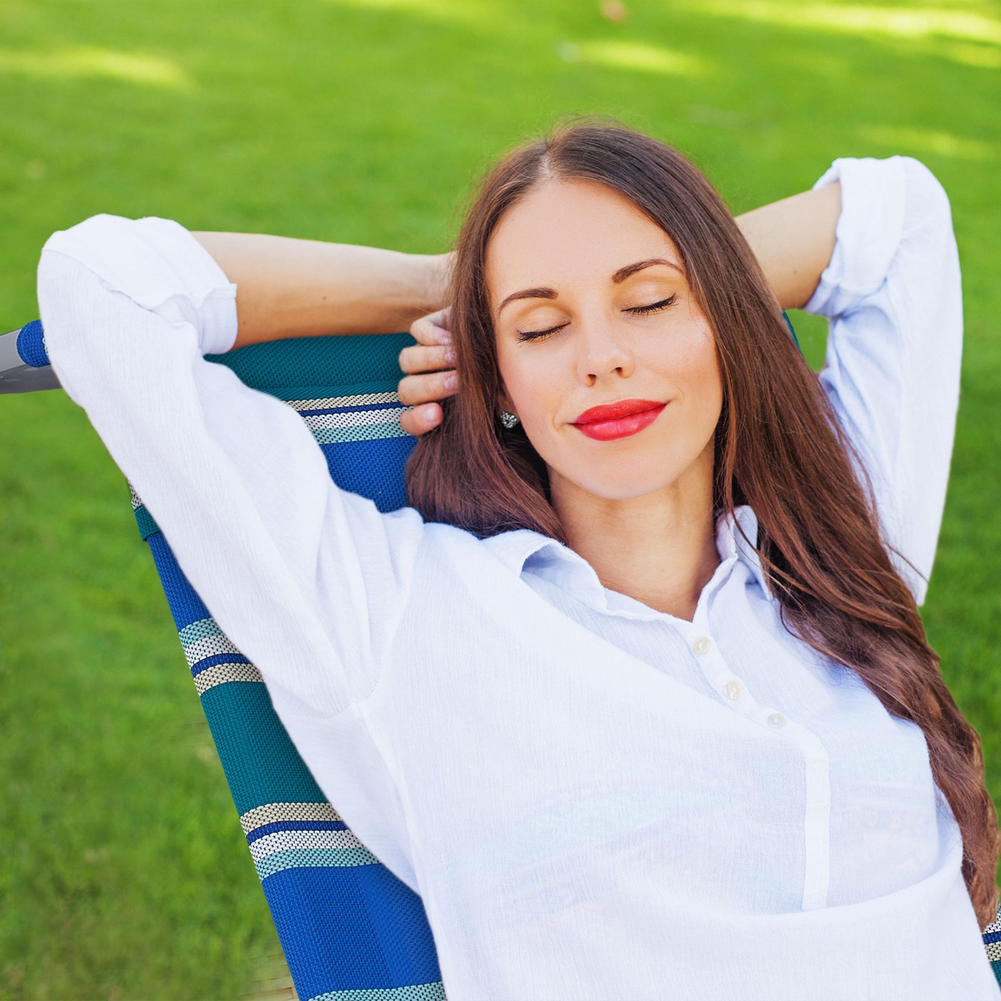 Klappbarer Liegestuhl mit Nackenkissen Weiss-Blau-Grün von Relaxdays