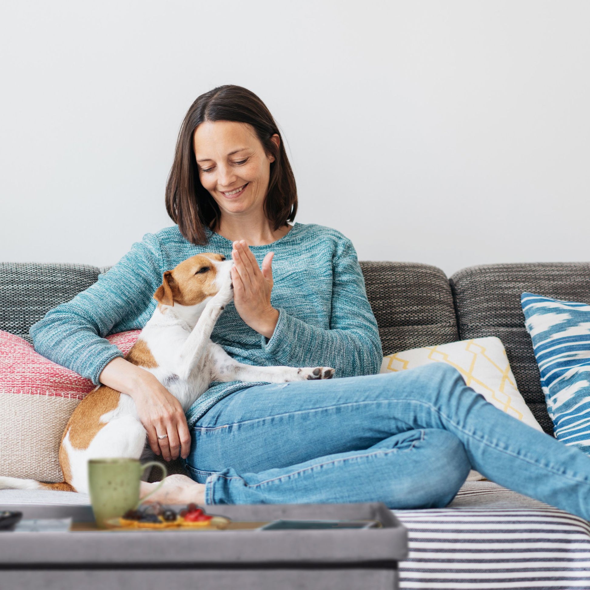 Sitzbank mit Samtbezug und Holzfüsse Anthrazit-Hellbraun von Relaxdays