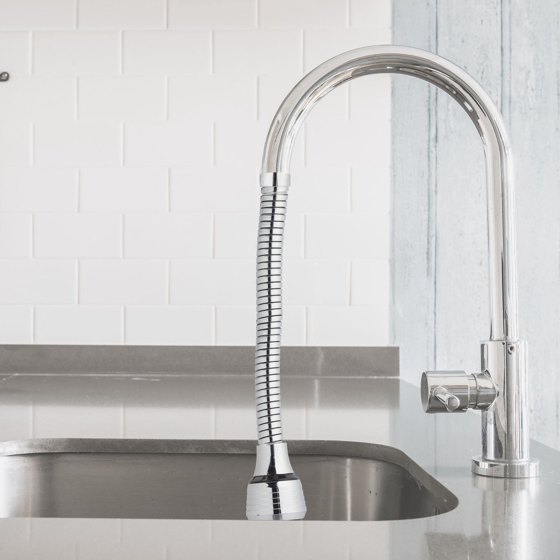 Wasserhahn Verlängerung mit 4 Gewinden Schwarz-Silber von Relaxdays