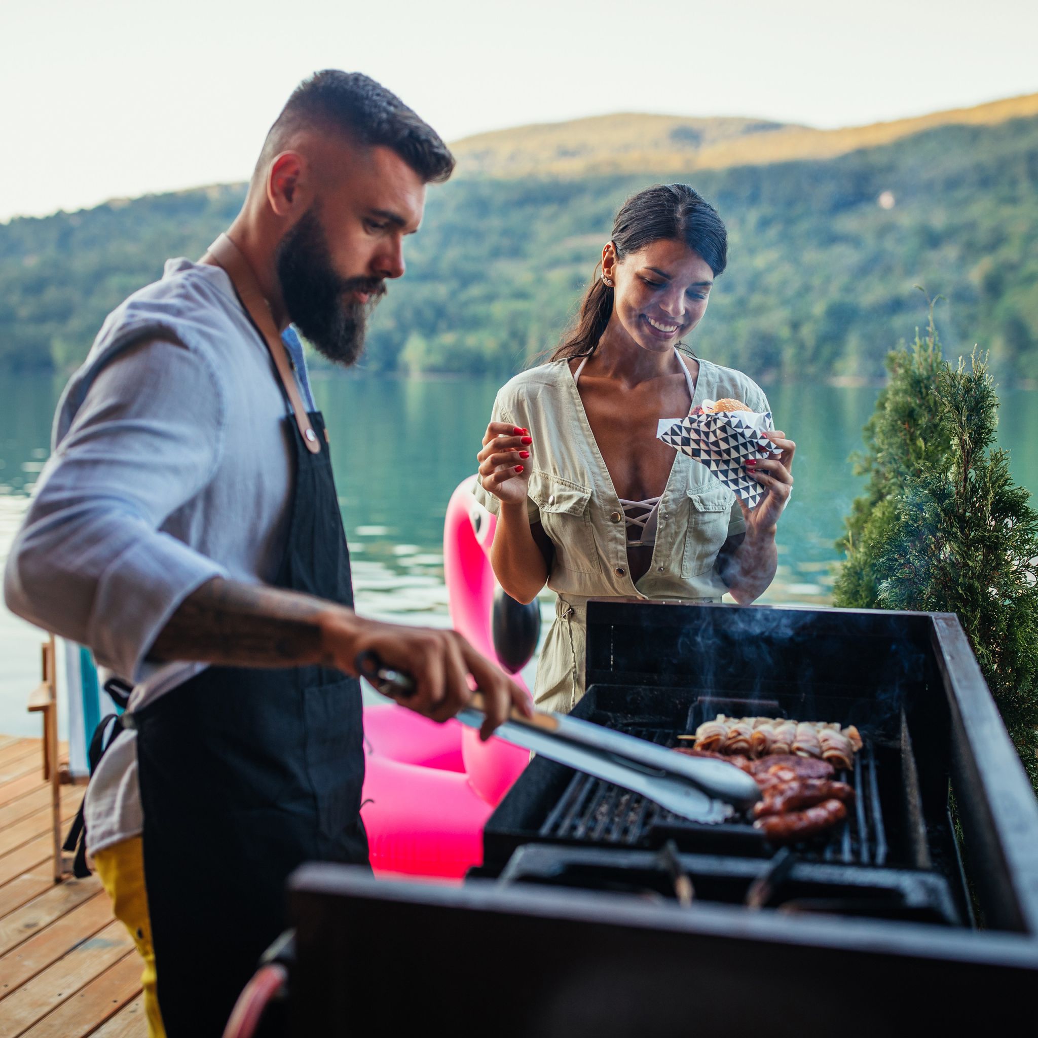Edelstahl Grillzange mit Holzgriff Hellbraun-Schwarz-Silber von Relaxdays