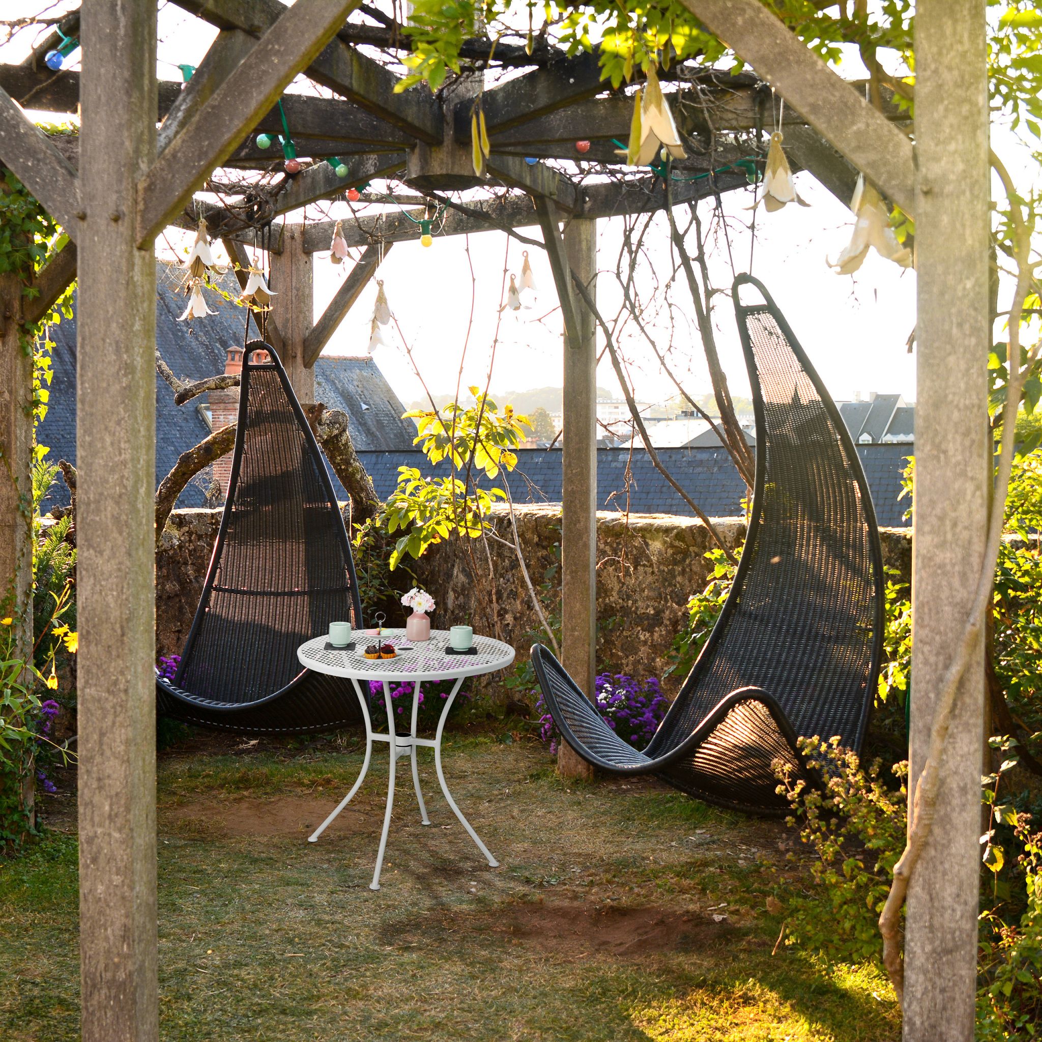 Gartentisch mit Schirmloch Weiss